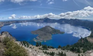 Hồ sâu nhất nước Mỹ hình thành từ miệng núi lửa